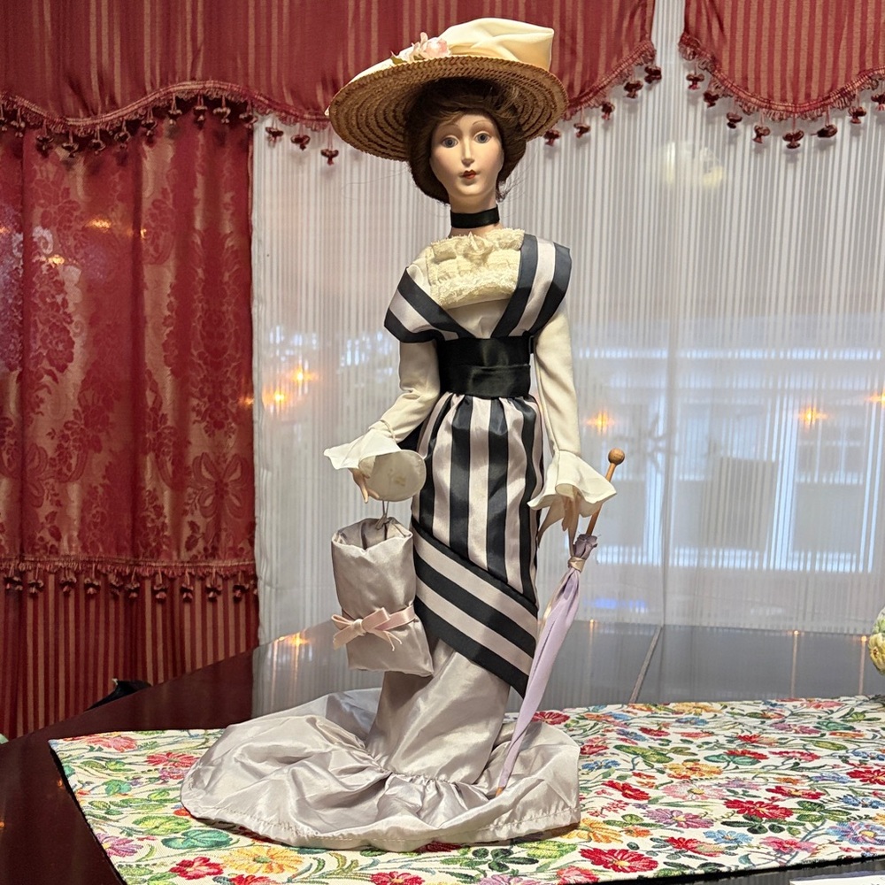 Vintage Eliza Doolittle Porcelain Doll